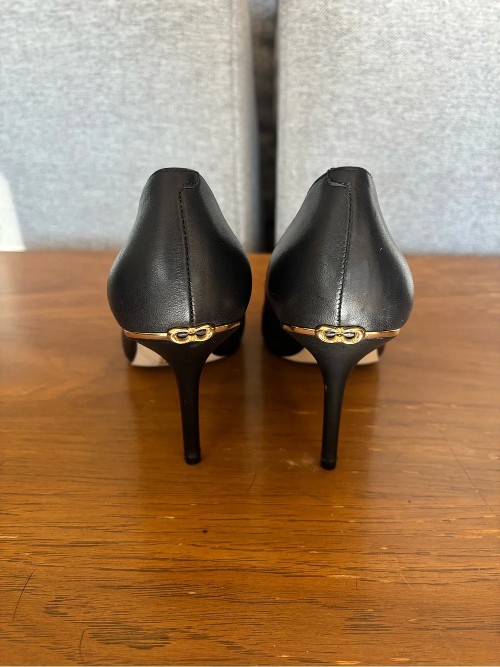 Coach Wiley Black Leather Pumps Size 9.5 Excellent Condition - Picture 5 of 6
